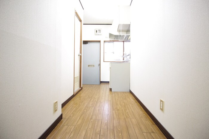 物件内観写真21　(廊下)