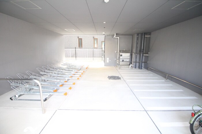 物件外観写真5　(駐輪場)