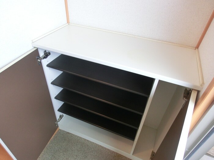 物件内観写真8　(靴箱)
