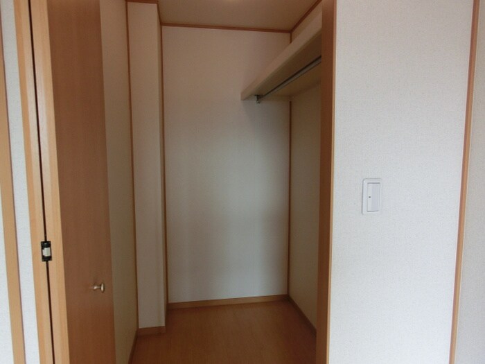物件内観写真12　(収納)