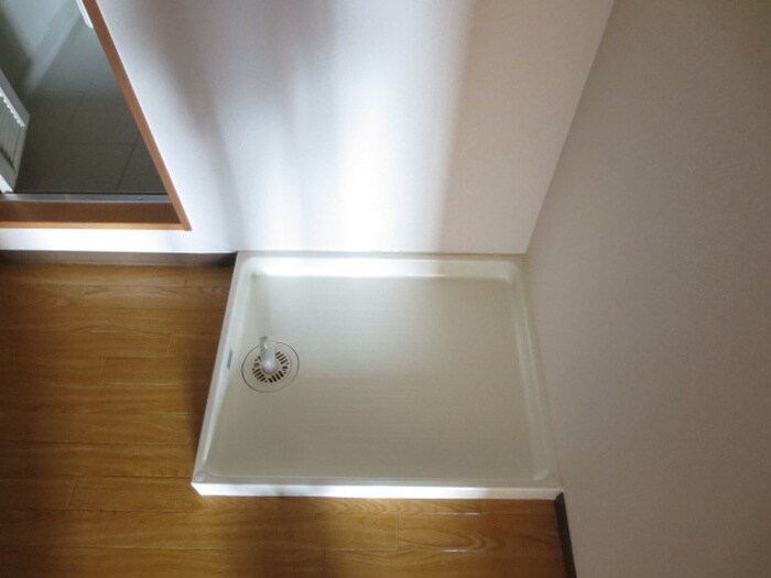 物件内観写真13　(洗濯機置場)