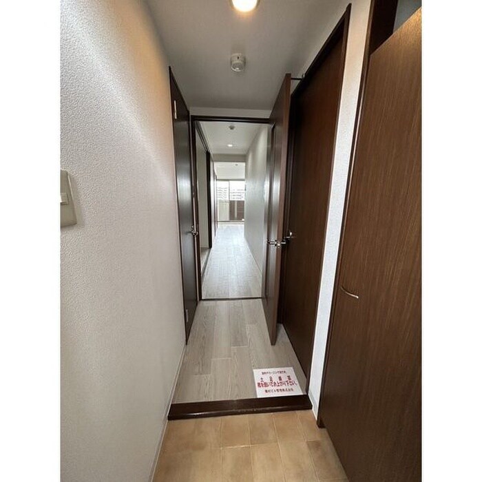 物件内観写真7　(玄関)