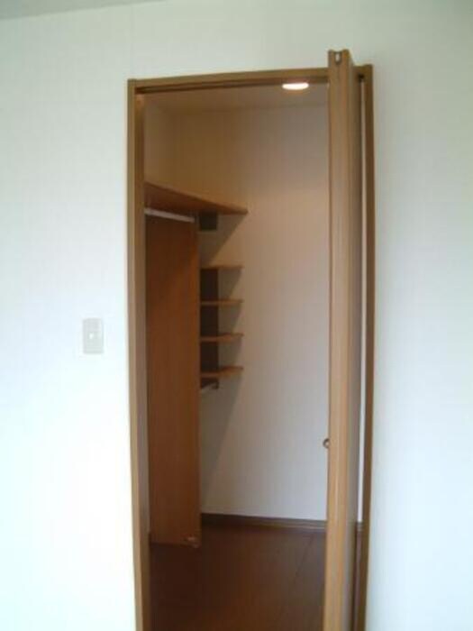 物件内観写真6　(収納)