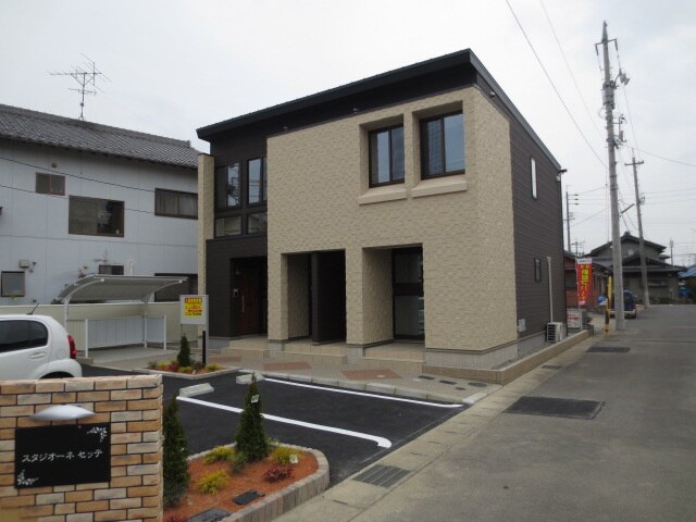 スタジオーネ　セッテの物件外観写真