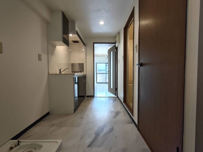 物件内観写真16　(廊下)