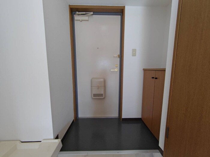物件内観写真16　(玄関)
