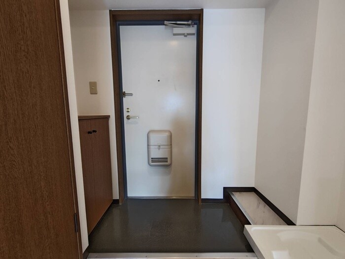 物件内観写真17　(玄関)