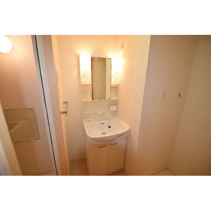 物件内観写真12　(洗面)