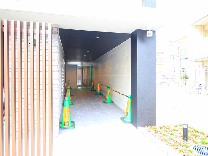 物件外観写真4　(エントランス部分)