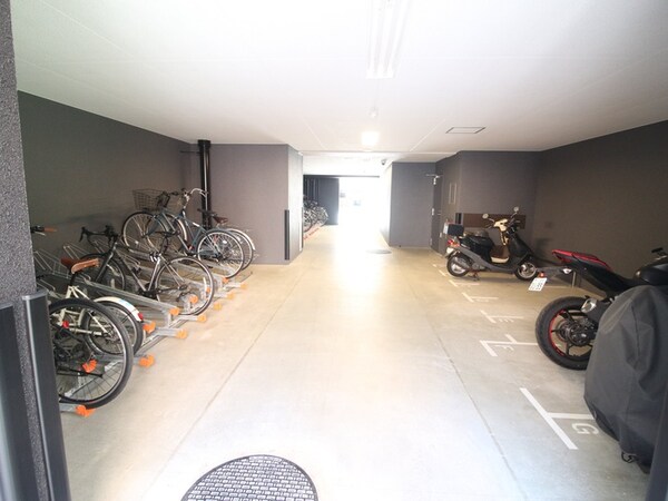 バイク置き場