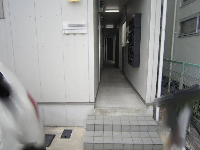 物件外観写真2　(エントランス部分)