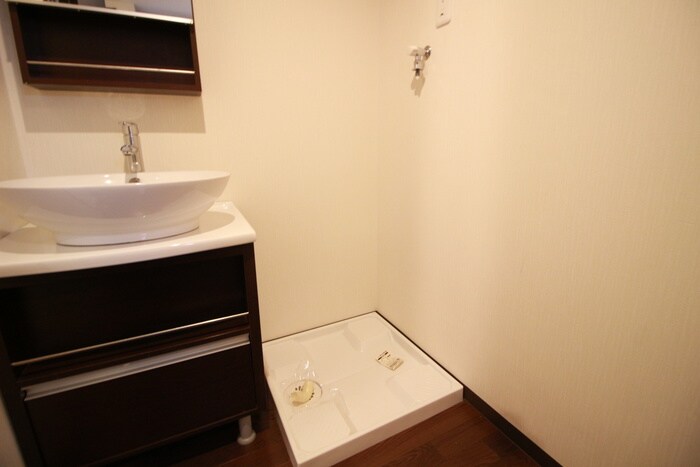 物件内観写真13　(洗濯機置場)