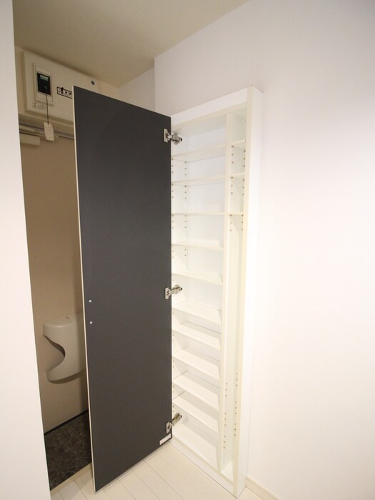 物件内観写真8　(靴箱)