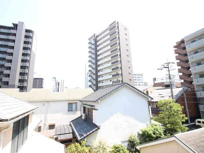 物件内観写真16　(室内からの展望)