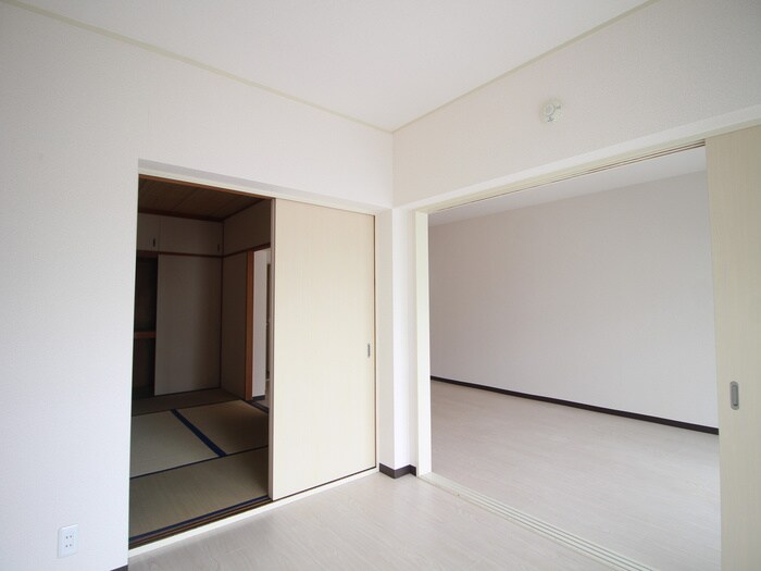 物件内観写真8　(居室)