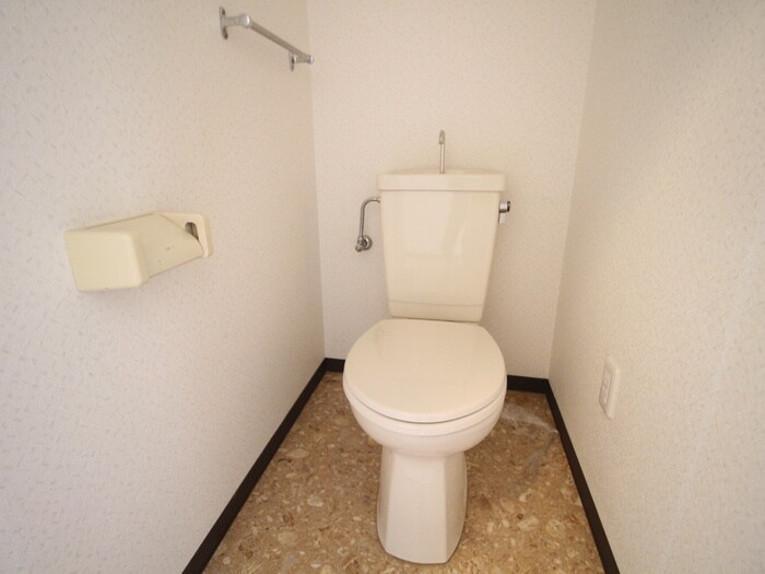 物件内観写真13　(トイレ)