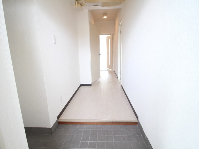 物件内観写真22　(玄関)