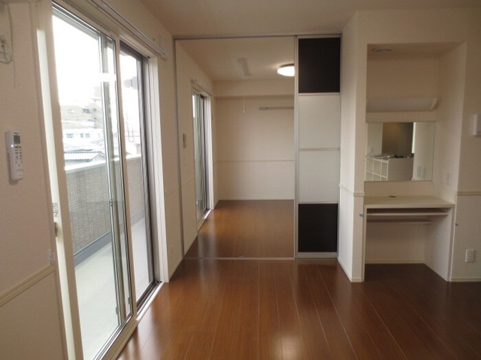 物件内観写真8　(居室)