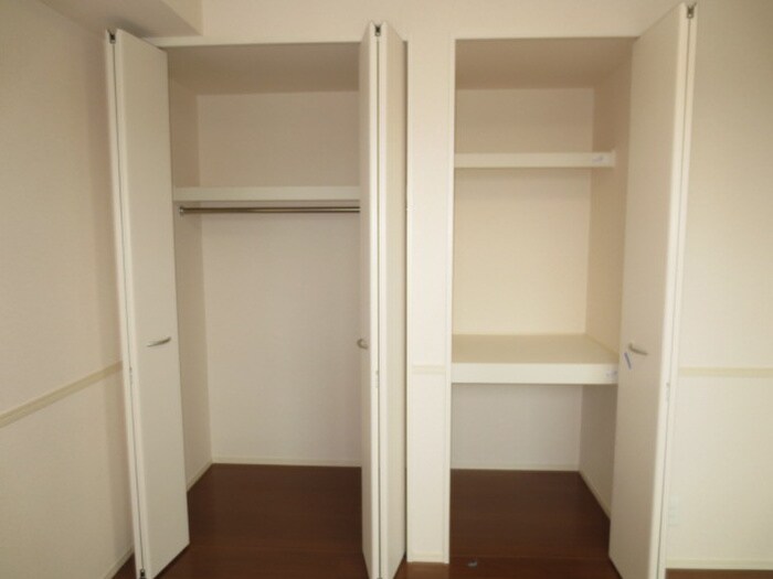 物件内観写真12　(収納)