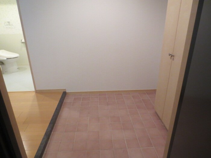 物件内観写真7　(玄関)