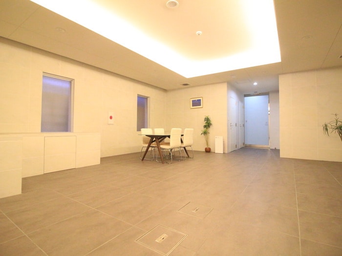 物件外観写真4　(エントランス部分)