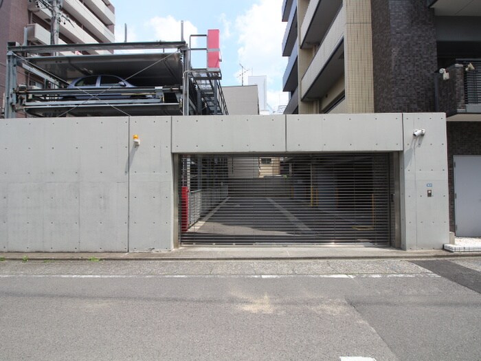 物件外観写真5　(駐車場)