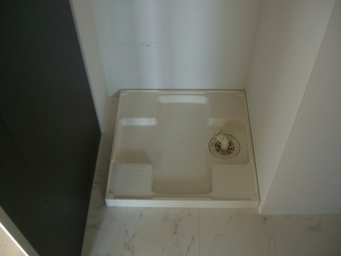 物件内観写真13　(洗濯機置場)