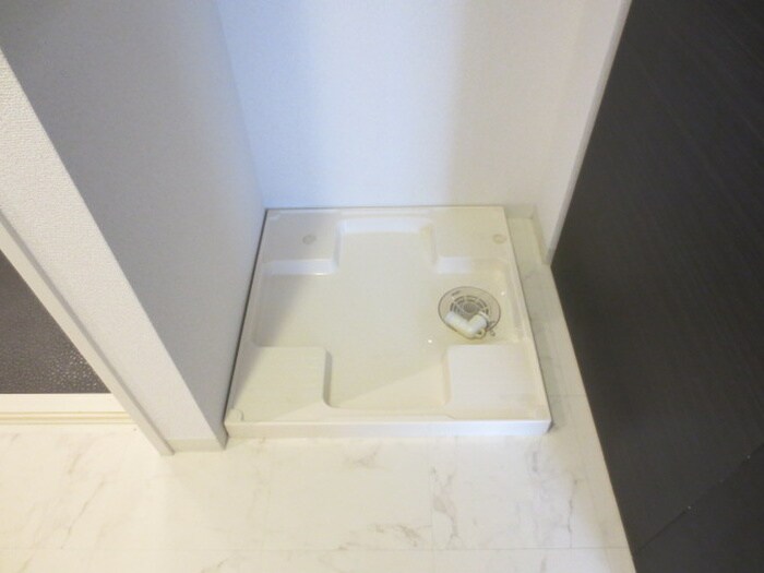 物件内観写真15　(洗濯機置場)