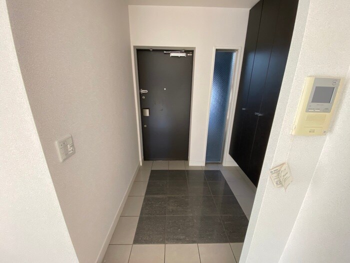 物件内観写真17　(玄関)