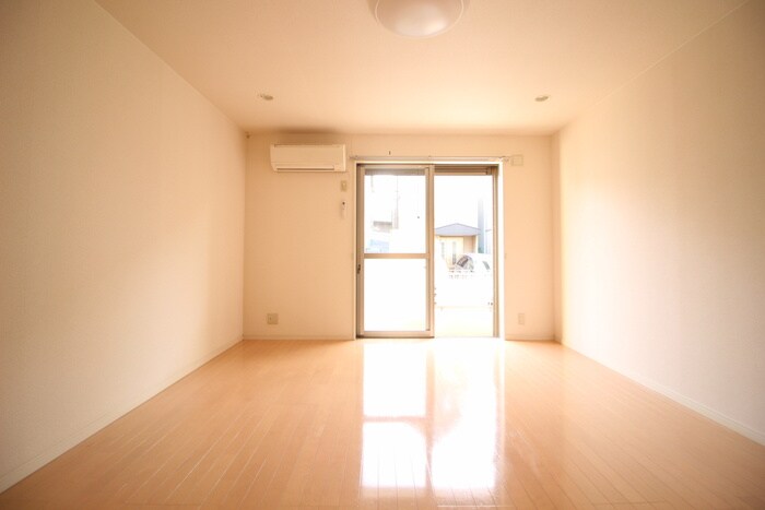 物件内観写真4　(居室)