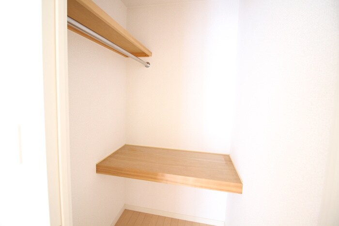 物件内観写真6　(収納)