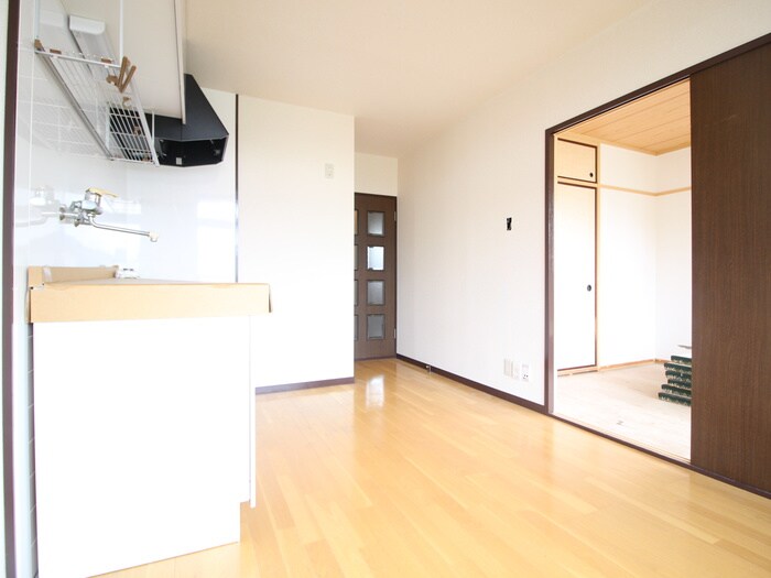 物件内観写真8　(居室)