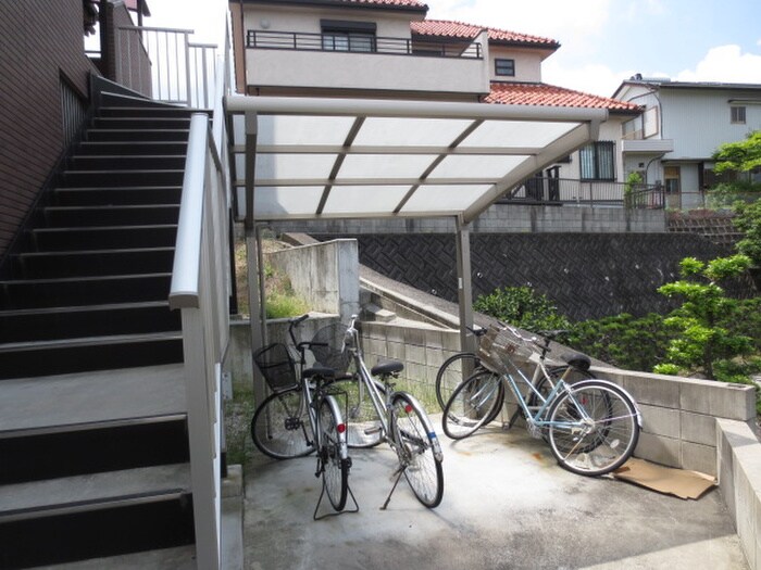 物件外観写真3　(駐輪場)