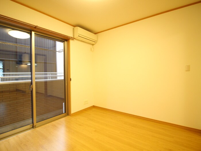 物件内観写真11　(居室)