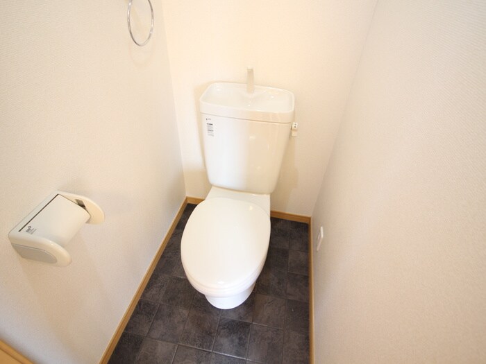 物件内観写真12　(トイレ)