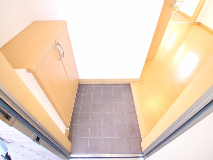 物件内観写真18　(玄関)