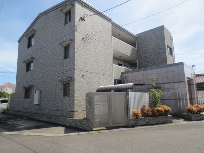 物件外観写真3　(外観写真)