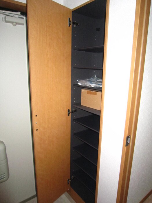 物件内観写真15　(靴箱)
