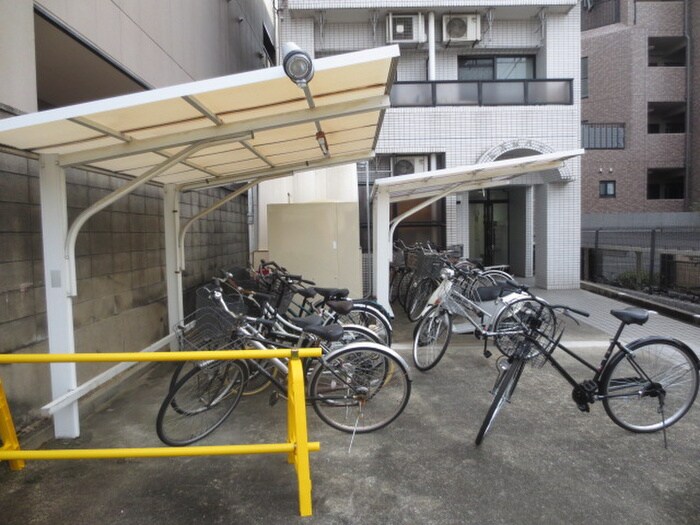物件外観写真3　(駐輪場)