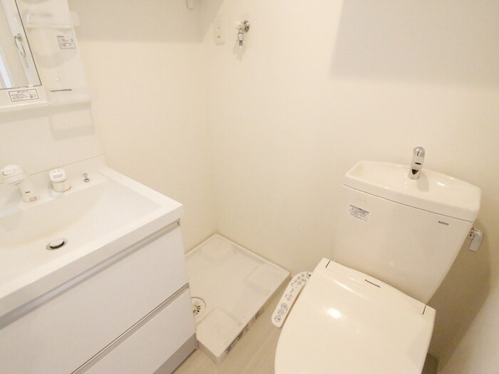 物件内観写真14　(洗濯機置場)