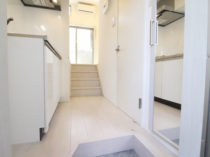 物件内観写真17　(玄関)