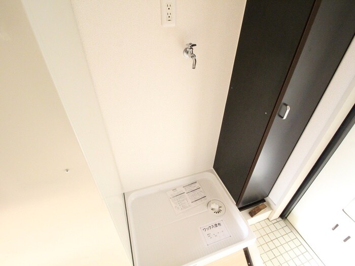 物件内観写真18　(洗濯機置場)