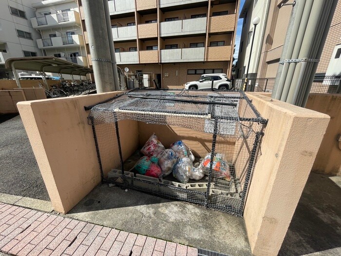 物件外観写真6　(建物設備)