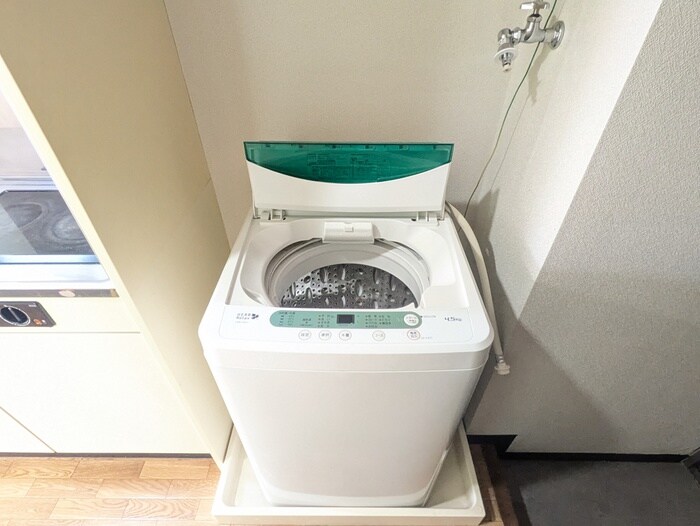 物件内観写真11　(洗濯機置場)