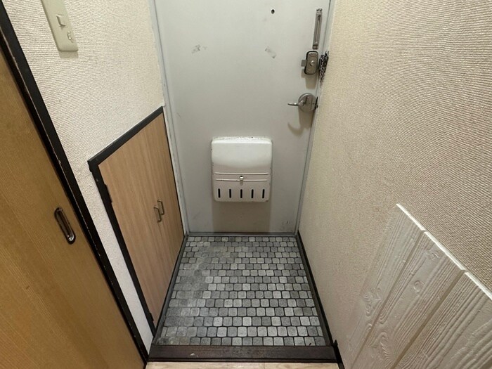 物件内観写真7　(玄関)