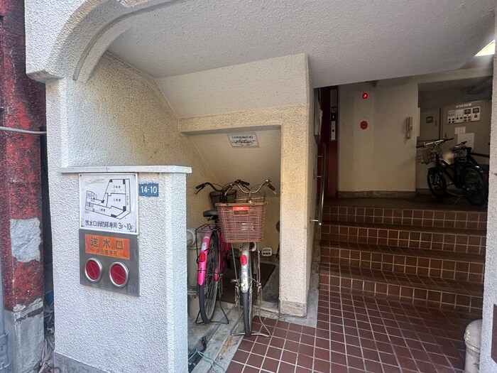 物件外観写真3　(駐輪場)