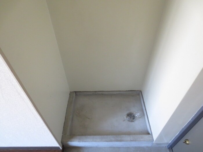 物件内観写真9　(洗濯機置場)