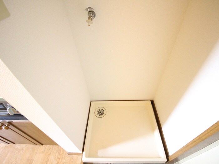 物件内観写真14　(洗濯機置場)