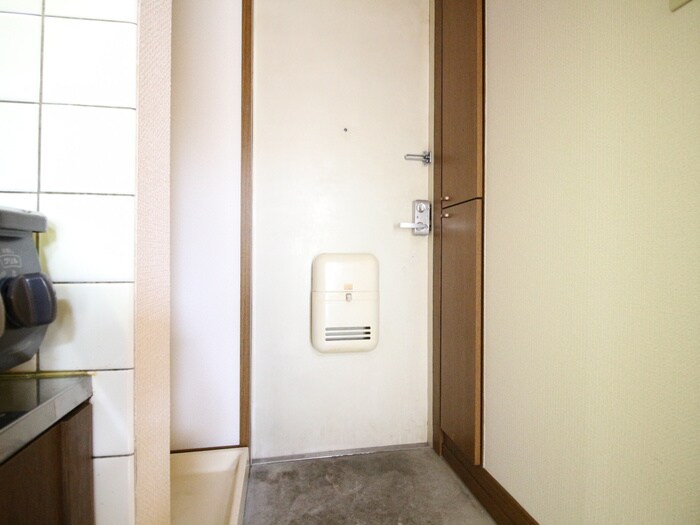 物件内観写真19　(玄関)