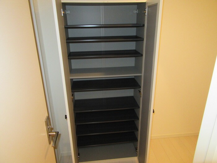 物件内観写真15　(靴箱)